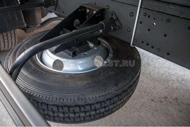 Держатель запасного колеса