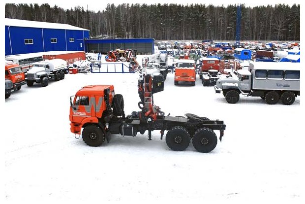 Седельный тягач Камаз 43118 с манипулятором Palfinger