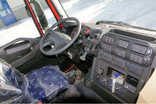 Приборная панель кабины IVECO-AMT 653901