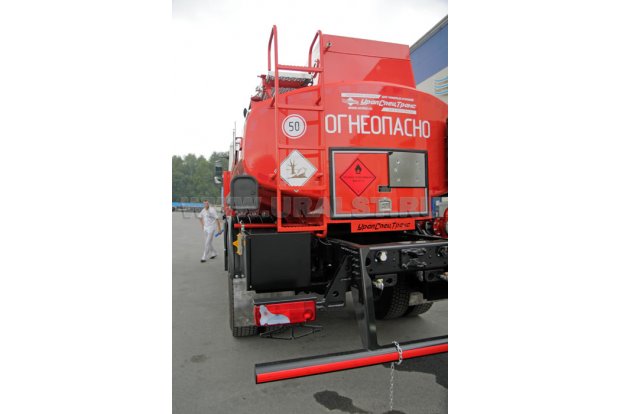 Лестница на площадку обслуживания цистерны