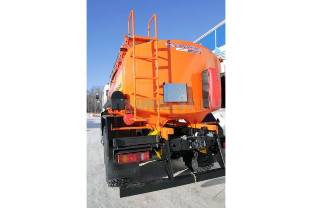 Лестница на площадку обслуживания цистерны