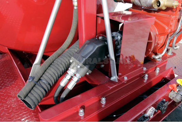 Насос-компрессор PNR 122 с приводом от гидрофикации тягача