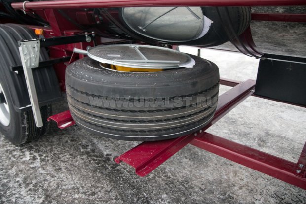 Полуприцеп цистерна для нефти УСТ-94651