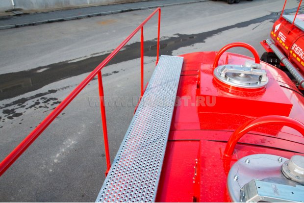 Площадка обслуживания цистерны