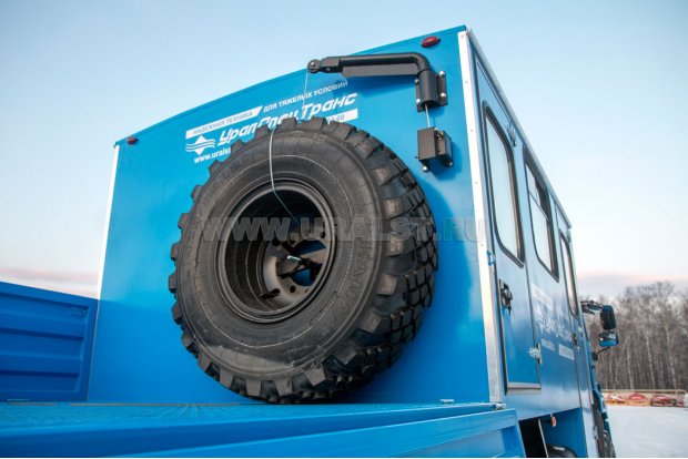 Держатель запасного колеса