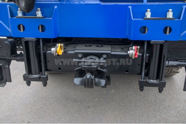 Заднее сцепное устройство