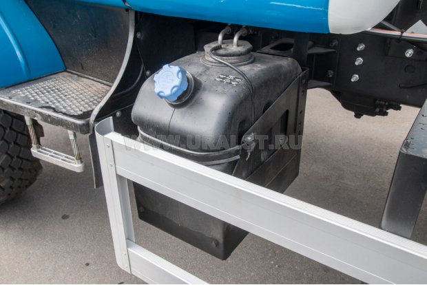 Бак с мочевиной