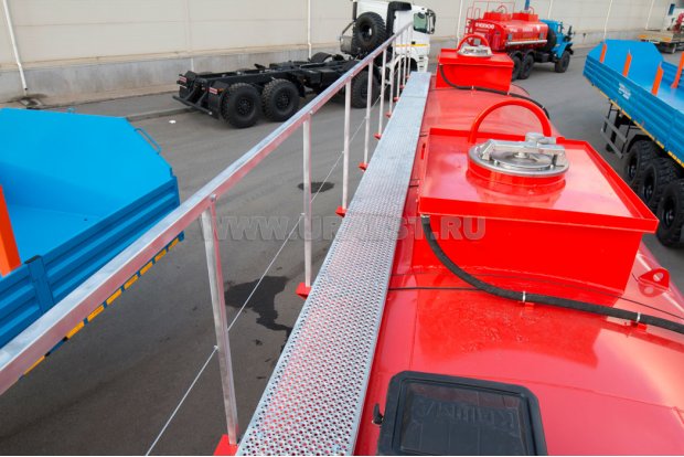 Площадка обслуживаня цистерны