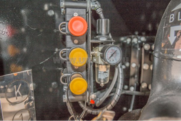 Блок пневмоуправления донными клапанами