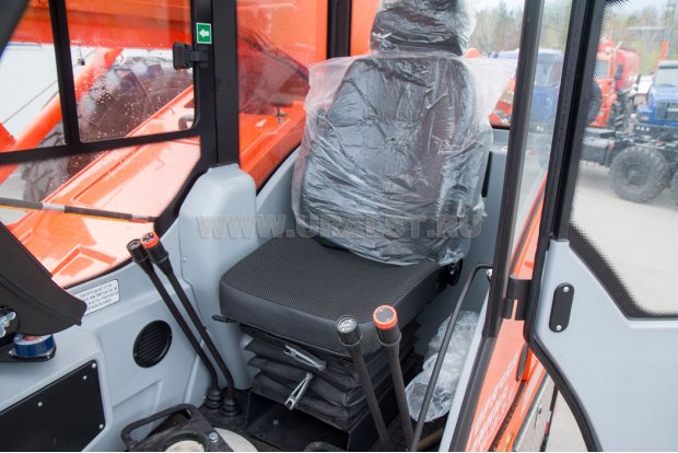 Рабочее место оператора, управление крановой установкой