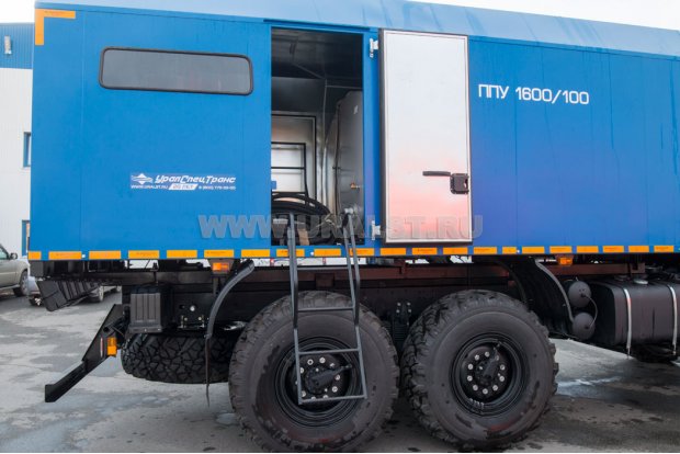 Вход в кузов-фургон