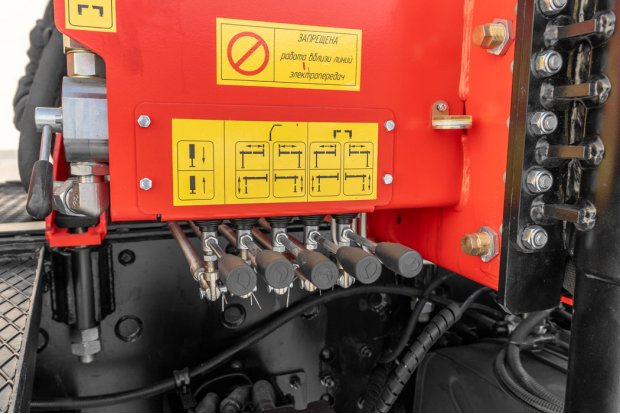 Рычаги управления опорами и КМУ