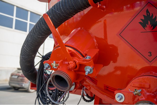 Задвижка для залива фракции повышенной плотности