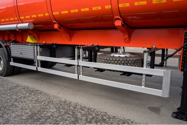 Боковая защита