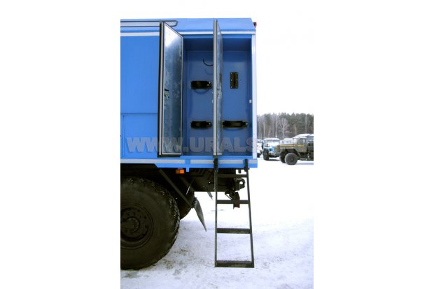 Ниши для кислородного и пропанового баллонов