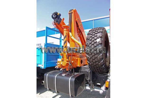 Бортовой автомобиль КамАЗ с КМУ-90