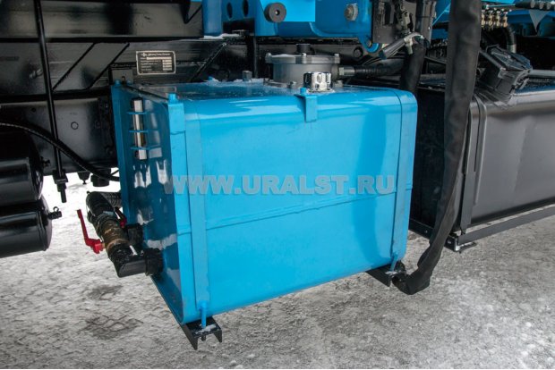 Бак гидравлической системы КМУ