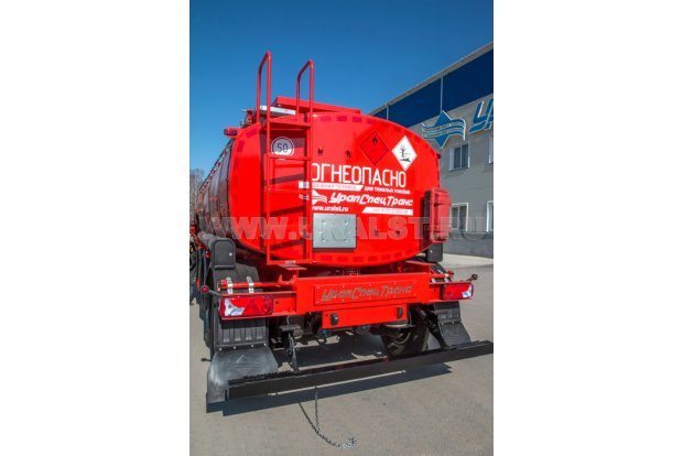 Лестница на площадку обслуживания в рабочем положении