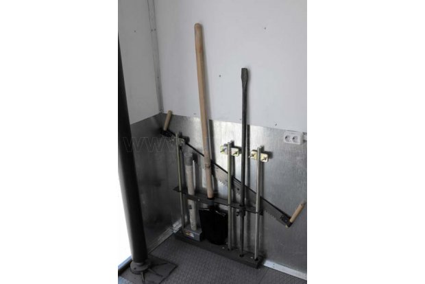 Прицеп-фургон. Шанцевый инструмент