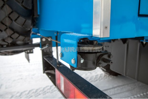 Механическая лебедка запасного колеса