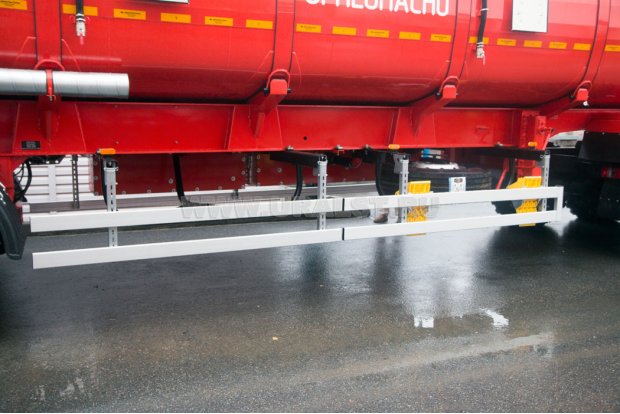 Боковая защита