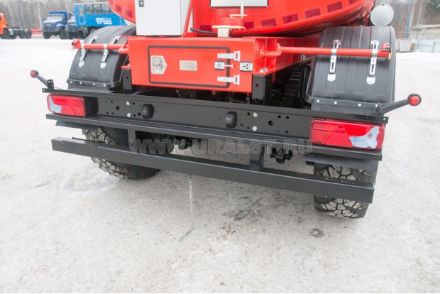 Задний противоподкатный брус