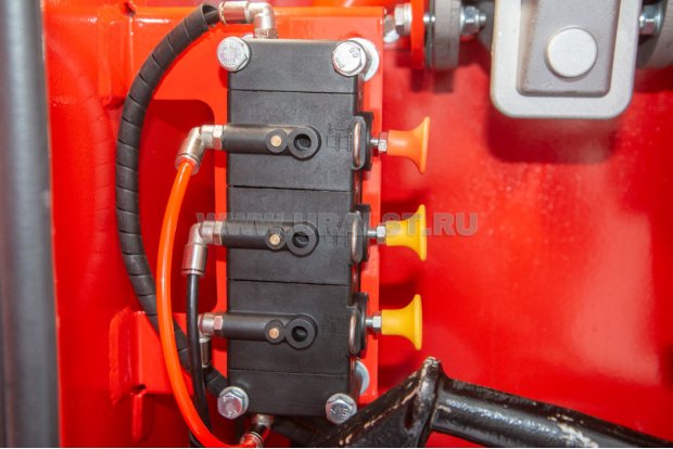 Пневмоуправление донным клапаном