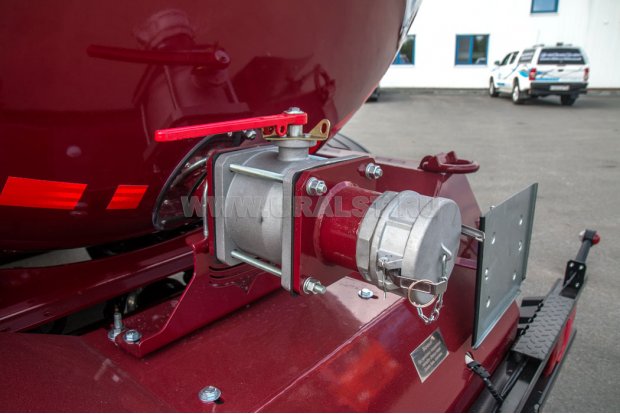 Сливной узел цистерны