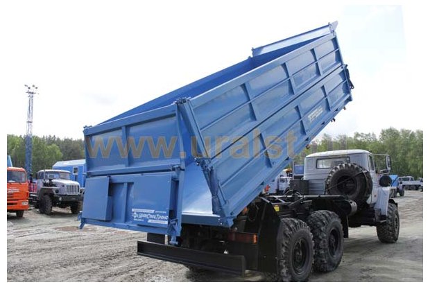 Самосвал Урал трехcторонняя разгрузка
