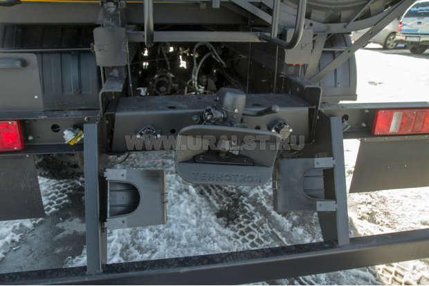 Заднее сцепное устройство