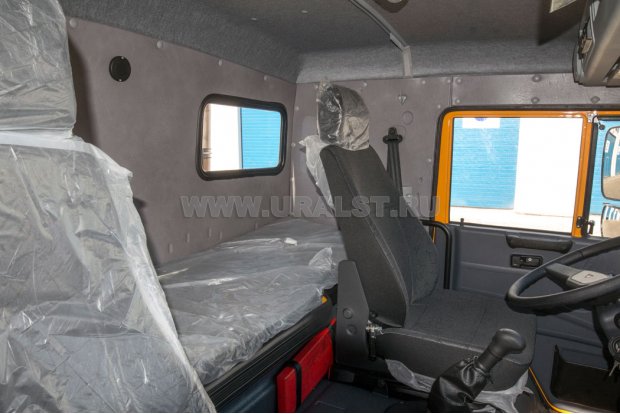 Спальное место в кабине водителя