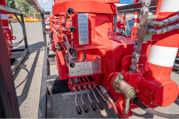 Рычаги управления опорами и КМУ