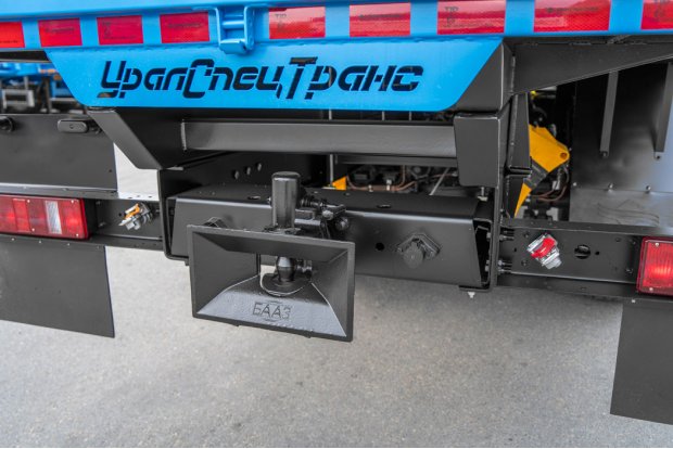 Заднее сцепное устройство