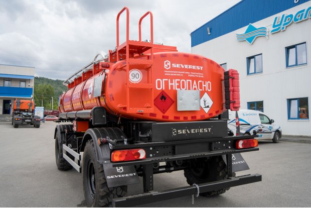 Лестница для подъема на площадку обслуживания цистерны