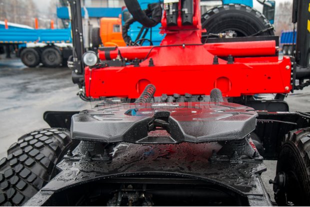 Седельно-сцепное устройство тягача