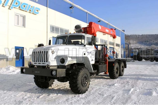 Седельный тягач Урал 4320 с КМУ Kanglim