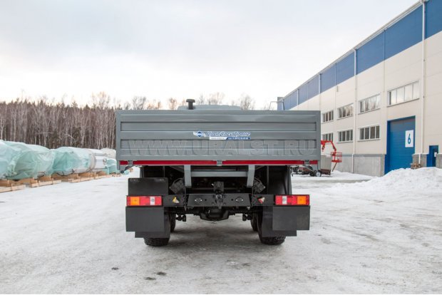 Бортовой контейнеровоз Урал М 4320-4971-82М