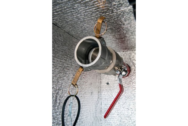 Сливной узел емкости