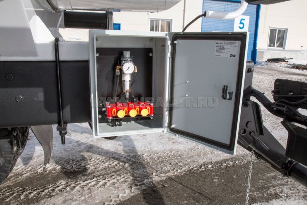 Блок пневмоуправления донными клапанами