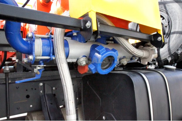 Установка для кислотной обработки скважин СИН-32