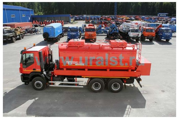 Контейнер-цистерна с узлом выдачи топлива