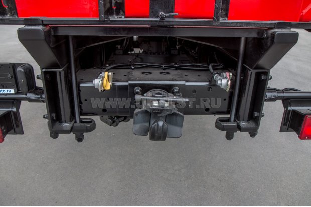 Заднее сцепное устройство