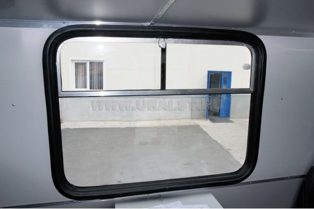 Окно грузопассажирского автомобиля УСТ