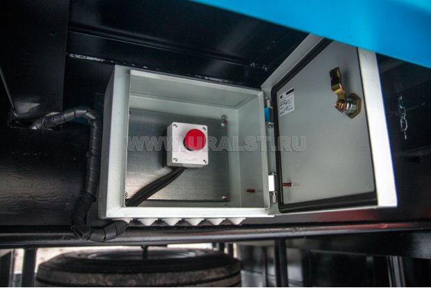 Кнопка включения проблескового маячка