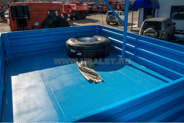 Бортовая платформа на гусаке