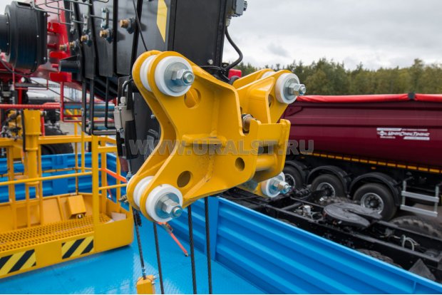 Кронштейн крепления люльки