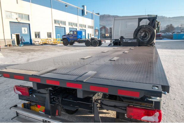 Площадка контейнеровозная УСТ