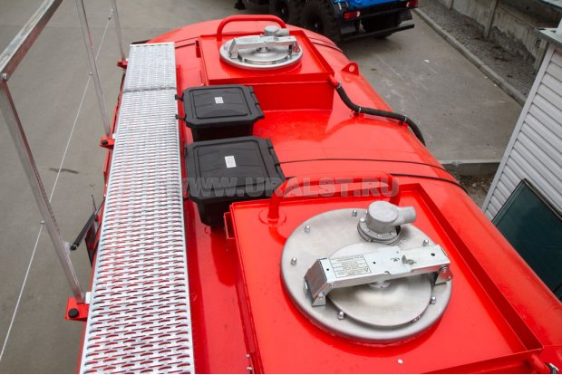 Площадка обслуживания цистерны