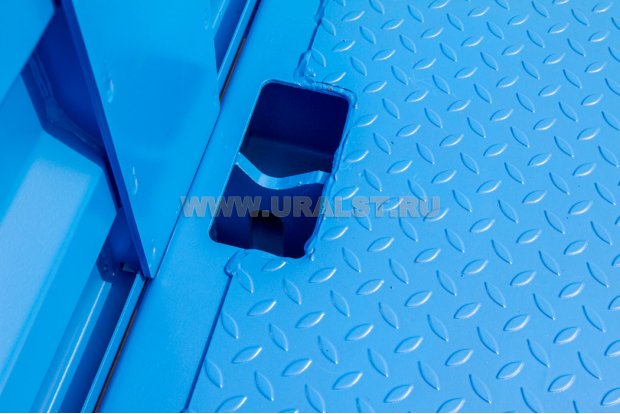 Потайная петля для увязки груза