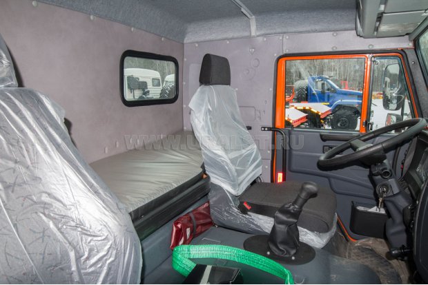 Спальное место в кабине водителя